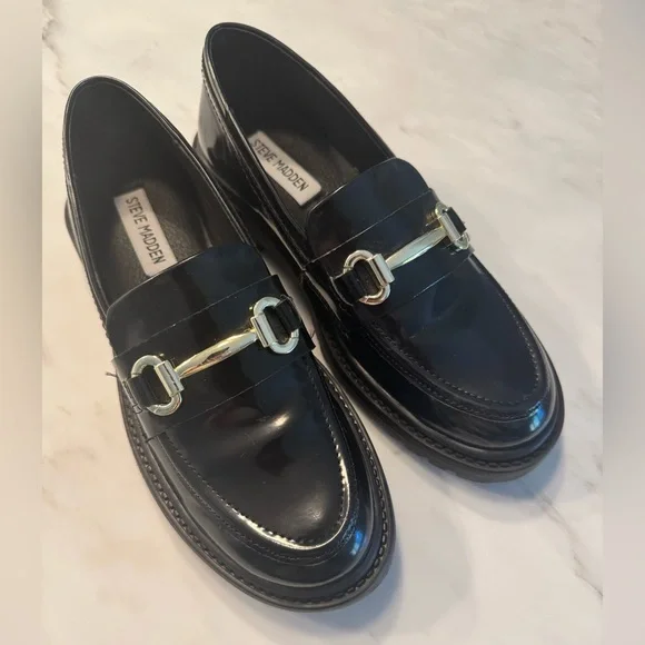 Steve Madden Black Patent Leather and Gold Loafers girls size 4 - Picture 2 of 10